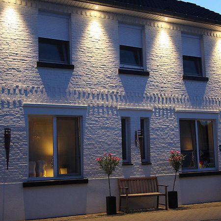 B&B Montenakerhof Riemst Bagian luar foto