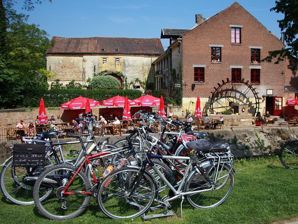 B&B Montenakerhof Riemst Bagian luar foto
