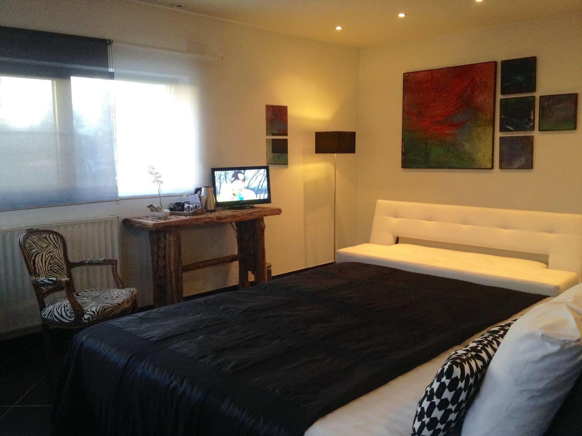 B&B Montenakerhof Riemst Bagian luar foto