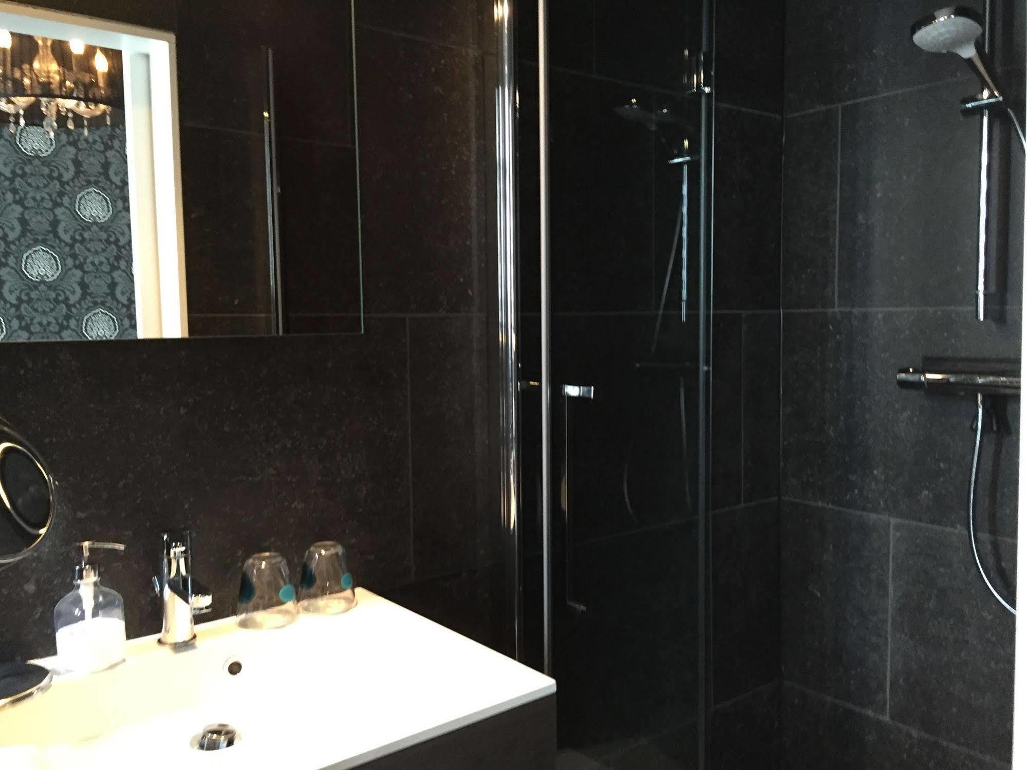 B&B Montenakerhof Riemst Bagian luar foto